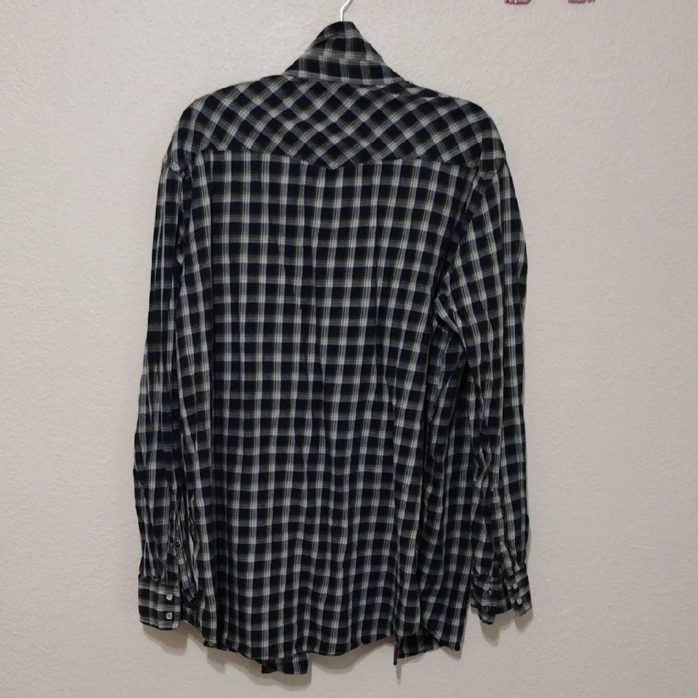 Old Navy Blue and White Casual Button Down Shirt - Picture 6 of 9